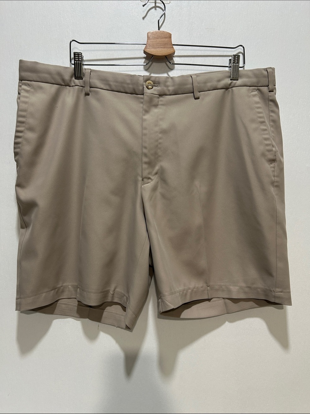 PETER MILLAR Mens Khaki Flat-Front Performance Shorts Sz 40